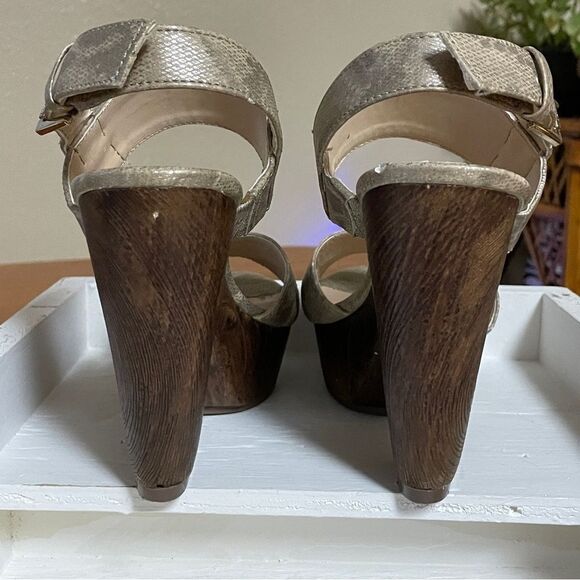 G By Guess Platform Stacey Sandal Block Heels Champagne Gold and Brown 5.5 - Picture 8 of 15